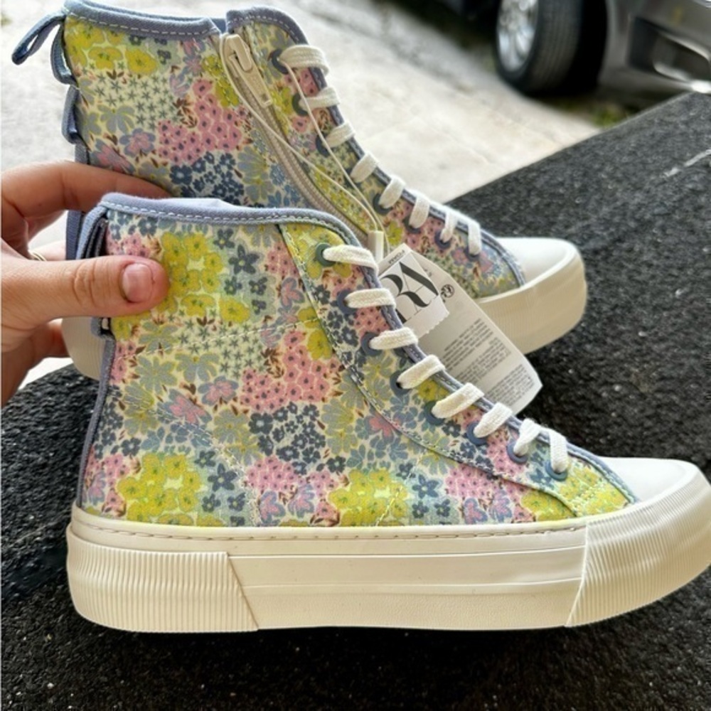 ZARA Floral Print high top sneakers 3234/330